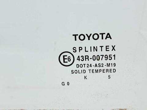 Foto 2ª: Luna Delantera Izquierda Toyota Corolla 1.4 D-4D TERRA SEDAN 90CV 66KW [1ND] (2005)