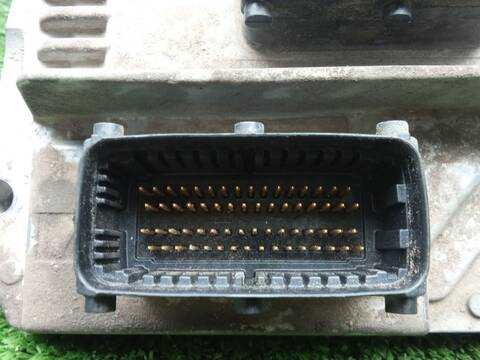 Foto 3ª: Centralita Motor ECU Opel Astra 1.6 L48) 105CV 77KW [Z16XEP] (2005)
