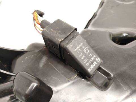 Foto 3ª: Deposito AdBlue Seat Leon 2.0 TDI 116CV 85KW [DXRC] (2024)