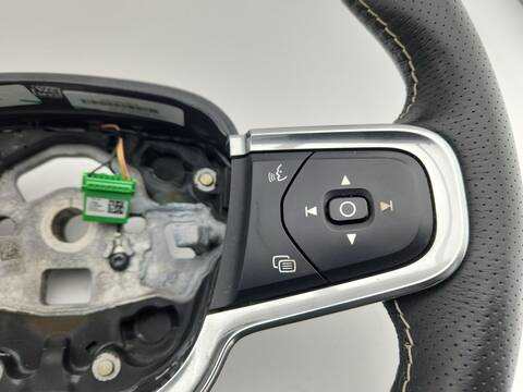 Foto 3ª: Volante Volvo XC 40 T3 163CV 120KW [B3154T7] (2019)