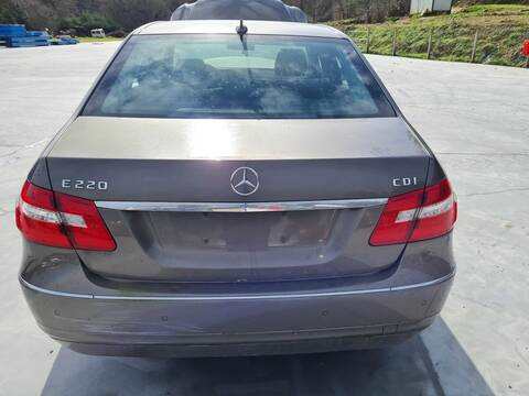 Foto 1ª: Portón Mercedes Clase E 180 220 CDI BLUEEFFICIENCY 212.002) 170CV 125KW [651924] (2010)