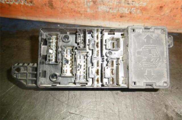 Foto 3ª: Caja Reles Fusibles Mini Mini 1.6 COOPER D [1.6 LTR. - 80 KW 16V DIESEL CAT] [9HZ (DV6TED4)]