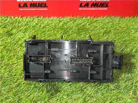 Foto 3ª: Caja Reles Fusibles Mercedes Vito 109/111 CDI WORKER COMPACTA CDI CAT 114CV 84KW FURGON [R9M 503] (2018)