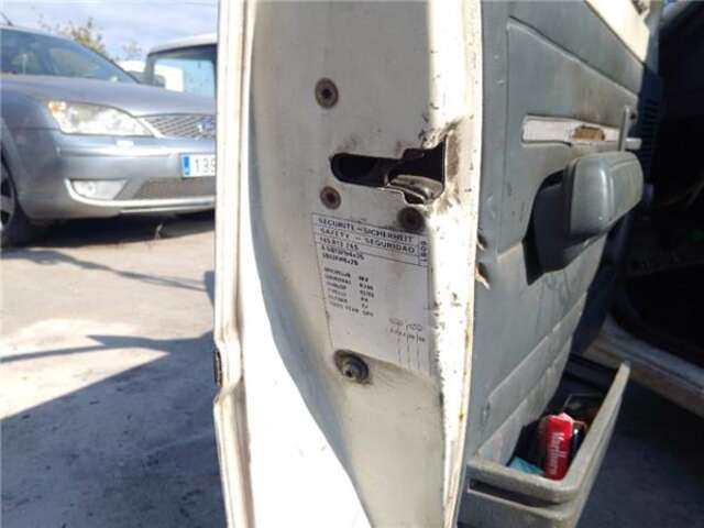 Foto 3ª: Puerta Delantera Izquierda Peugeot 205 1.7 DIESEL [161A (XUD7)]