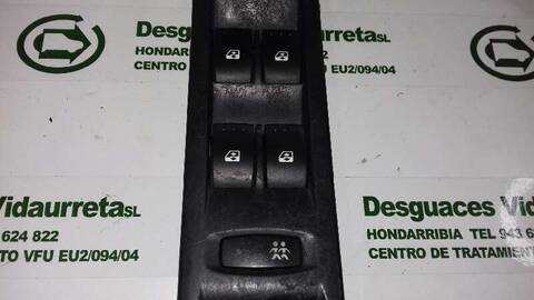 Foto 2ª: Botonera Elevalunas Renault Espace 2.0 16V TURBO 163CV 120KW [F4RV7] (2003)