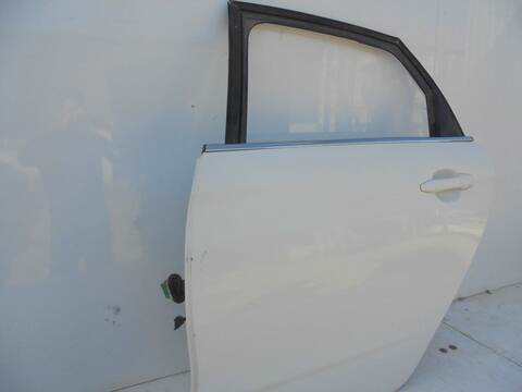 Foto 4ª: Puerta Trasera Izquierda Citroen C4 COLLECTION BERLINA 90CV 66KW [9H06] (2013)