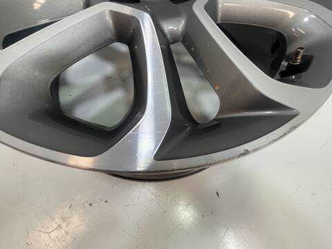 Foto 2ª: Juego LLantas Hyundai i20 G3LF (2018)