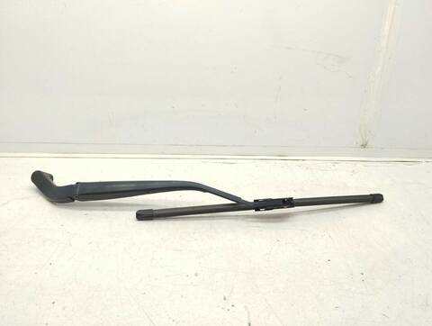 Brazo Limpia Delantero Izquierdo Mazda CX3 G CENTER-LINE