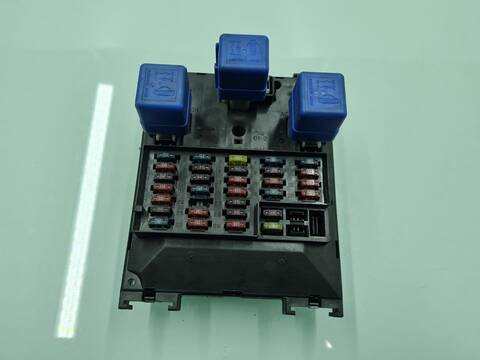 Caja Reles Fusibles Nissan Patrol GR S 129CV 95KW