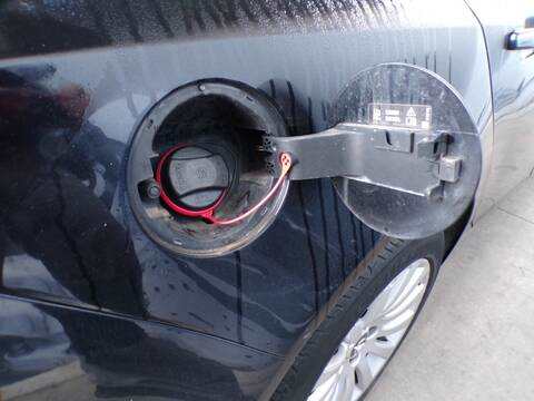 Tapa Exterior Combustible Opel Insignia A20DTH BERLINA