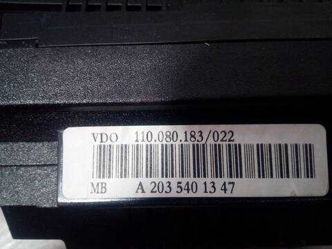 Foto 3ª: Cuadro de Instrumentos Mercedes Clase C 160 200 CDI 203.004) BERLINA 116CV 85KW [OM611962] (2003)