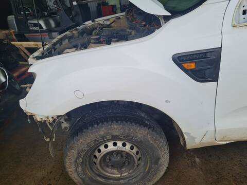 Foto 4ª: Aleta Delantera Izquierda Ford Ranger DOPPELKABINE 4X4 XL 150CV 110KW [QJ2R] (2015)