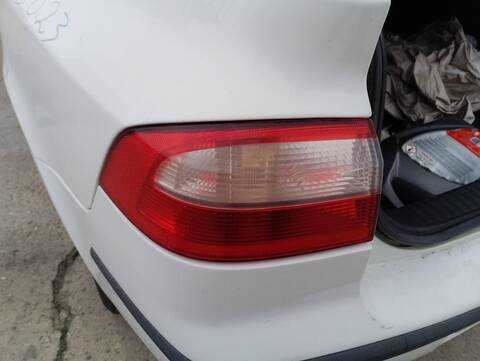 Foto 3ª: Piloto Trasero Izquierdo Renault Laguna AUTHENTIQUE 107CV 79KW [K4M D7] (2002)
