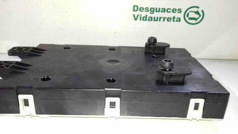 Foto 3ª: Caja Reles Fusibles Mercedes Clase V 200 136CV 100KW (2014)