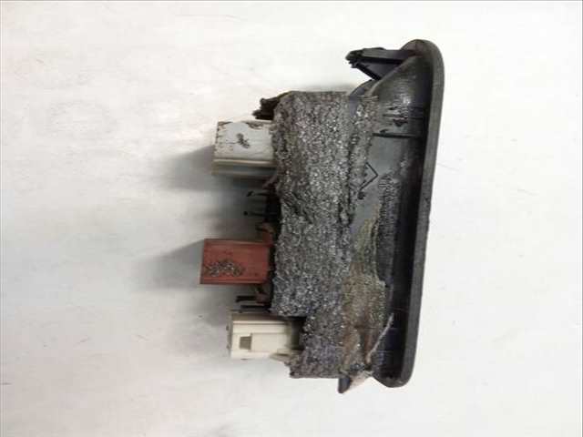 Foto 3ª: Botonera Elevalunas Renault Megane 1.9 DCI BM0G CM0G) 120CV 88KW II BM0/1_ CM0/1_) [F9Q 800] (2003)