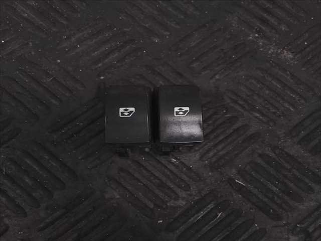 Botonera Elevalunas Renault Clio 0.1