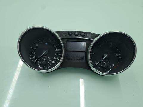 Foto 1ª: Cuadro de Instrumentos Mercedes Clase ML 320 3.0 CDI W164) 224CV 165KW 164.122) [OM642940] (2006)