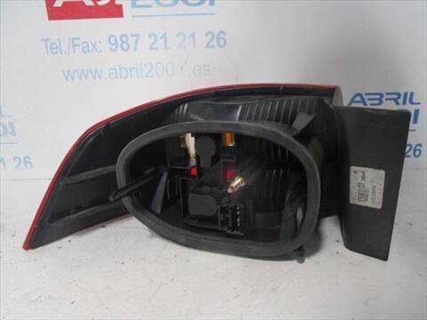 Foto 2ª: Piloto Trasero Derecho Renault Laguna 2.2 DCI BG0F) 150CV 110KW [D/ G9T D7] (2002)