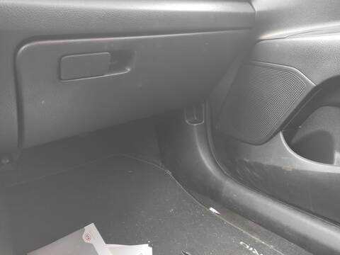 Foto 1ª: Guantera Kia Rio G4LA (2018)