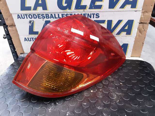 Foto 1ª: Piloto Trasero Derecho Subaru Outback 2.5 I (2004)