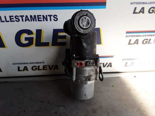 Foto 2ª: Bomba de Direccion Peugeot 5008 1.6 HDI112CV 0CV [9HR] (2013)