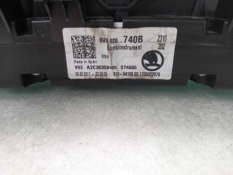 Foto 3ª: Cuadro de Instrumentos Skoda Fabia LIKE 1 TSI 110CV (2014)