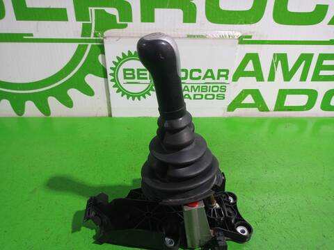 Foto 3ª: Palanca de Cambio Ford Fiesta AMBIENTE 68CV 50KW [F6JA] (2003)