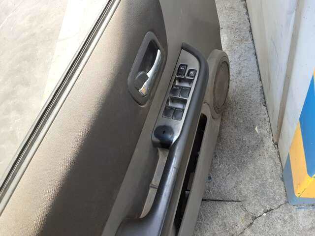 Foto 3ª: Puerta Delantera Izquierda Nissan X-Trail 2.2 DCI136CV 0CV T30 DESDE 06/2001 HASTA 01/2013 [YD22] (2005)