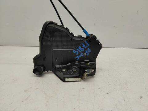 Cerradura Puerta Delantera Derecha Toyota Auris 1.8 16V HIBRIDO) 99CV 73KW