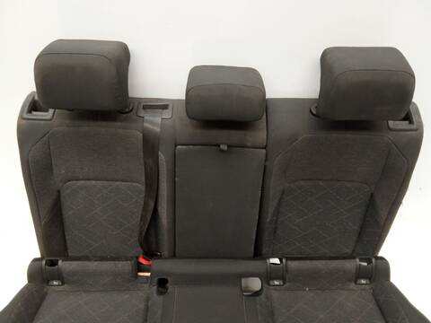 Foto 3ª: Asientos Traseros Volkswagen Golf 2.0 TDI 116CV 85KW [DSUD,DXRC,DTRB,DTRD] (2022)