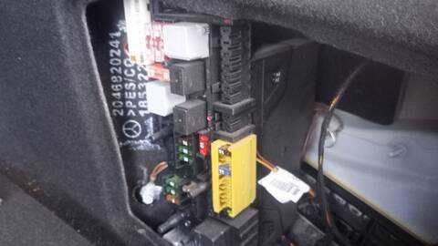 Foto 2ª: Caja Reles Fusibles Mercedes Clase C 160 C 200 CDI BLUEEFFICIENCY 204.001) 136CV 100KW [OM651913] (2014)