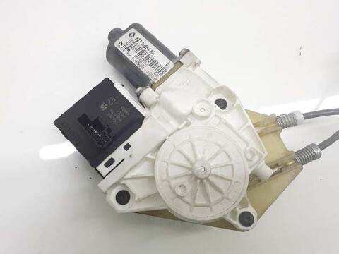 Foto 3ª: Elevalunas Manual Trasero Derecho Renault Megane TOMTOM EDITION BERLINA 106CV 78KW III BERLINA 5 P [K9K] (2010)