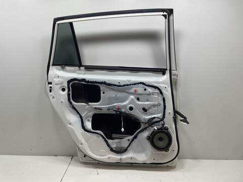 Foto 2ª: Puerta Trasera Izquierda Toyota Verso N47C16A (2015)