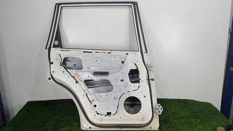 Foto 2ª: Puerta Trasera Izquierda Ssangyong Rexton 2.0 XDI A LAS 4 RUEDAS 155CV 114KW [671960 - 671.960] (2014)