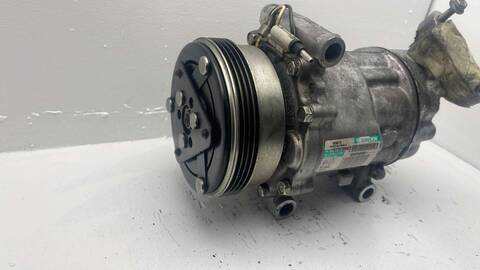 Foto 3ª: Compresor Aire Acondicionado Dacia Sandero 1.2 16V CAT 75CV 55KW [D4F732] (2010)