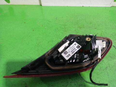 Foto 3ª: Piloto Portón Izquierdo Opel Corsa EXPRESSION 75CV (2014)