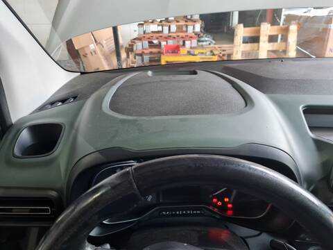 Foto 2ª: Salpicadero Citroen Berlingo SHINE M 131CV 96KW [YH01] (2020)