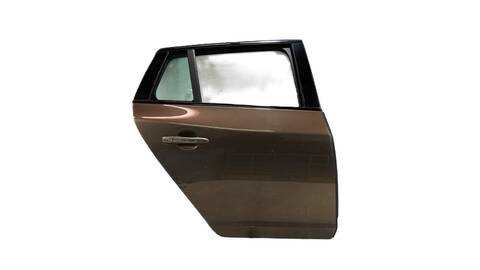 Foto 2ª: Puerta Trasera Derecha Volvo V60 SUMMUM 2 DIESEL CAT 1969 CM3) 150CV [D4204T4] (2015)