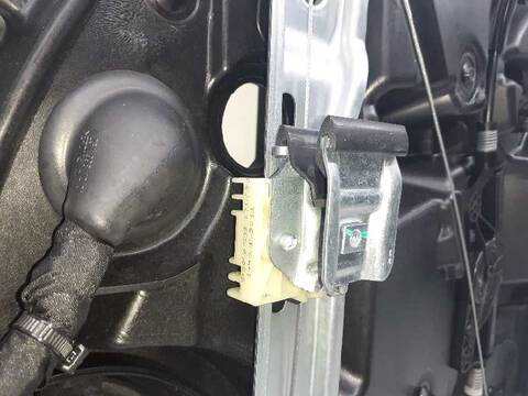 Foto 3ª: Elevalunas Eléctrico Delantero Izquierdo Mercedes Vito 1.6 CDI CAT 114CV 84KW (2014)