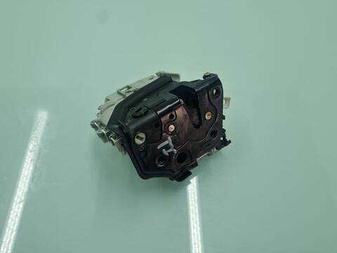 Cerradura Puerta Trasera Izquierda Audi A4 BASICO AVANT 150CV 110KW
