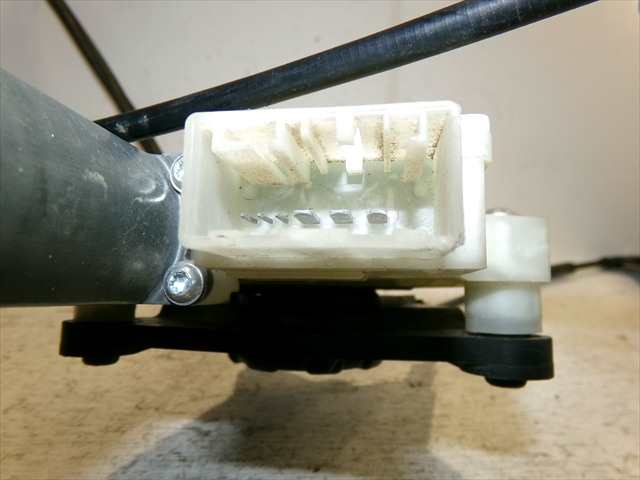 Foto 4ª: Elevalunas Eléctrico Delantero Derecho Skoda Spaceback 1.4 TDI 2013-2019 [CUS] (2016)