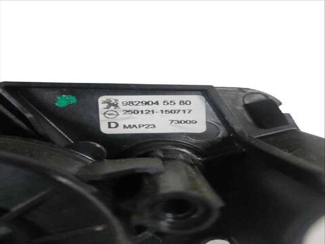 Foto 3ª: Elevalunas Manual Trasero Derecho Peugeot 208 1.2 PURETECH 100 (2019)