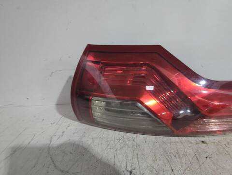 Foto 2ª: Piloto Trasero Izquierdo Citroen C4 1.6 HDI 109CV [9HY (DV6TED4) 9HZ (DV6TED4)] (2006)