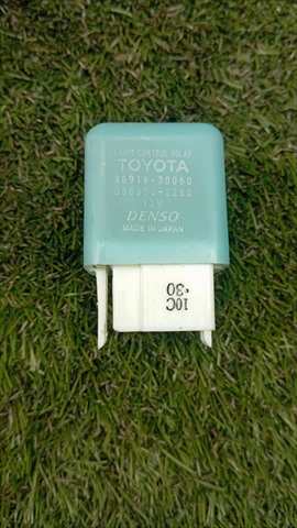 Foto 2ª: Caja Reles Fusibles Lexus LX 4.7 G 470 V8 (2002)