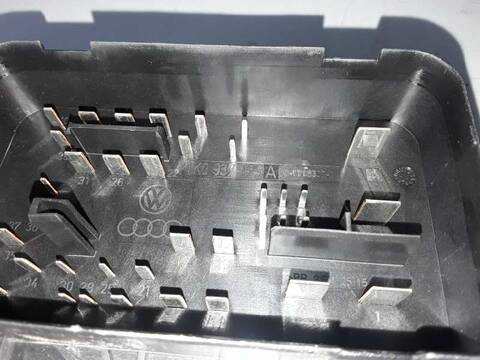 Foto 3ª: Caja Reles Fusibles Volkswagen Golf HIGHLINE 1.9 TDI 105CV (2003)