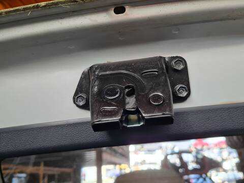 Cerradura Maletero Portón Kia Rio BASIC 75CV 55KW