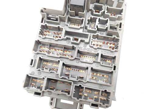 Foto 3ª: Caja Reles Fusibles Honda Crv 2.0 RD5) 150CV 110KW II RD_) [K20A4] (2005)