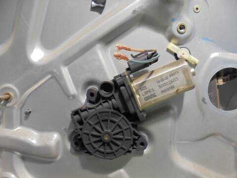 Foto 3ª: Elevalunas Eléctrico Delantero Izquierdo Fiat Stilo 1.2 16V 80CV 59KW (2002)
