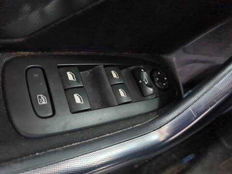 Botonera Elevalunas Peugeot 2008 ALLURE 102CV 75KW
