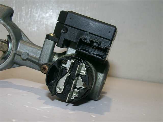 Foto 4ª: Antirrobo Nissan Micra 1.3 G 1998-2000 [CG13] (1999)